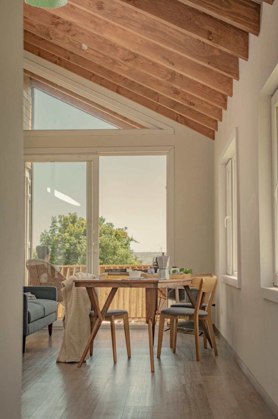 Ave Lodge - imagen 1 de 16